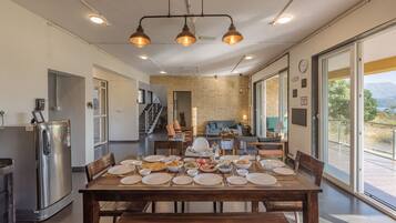 Family Villa | Ruang makan