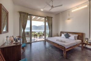 家庭别墅 | 3 多间卧室、办公桌、免费 WiFi、床单