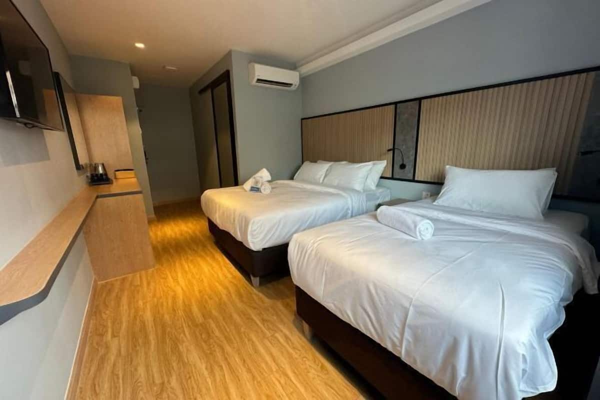 1 bedroom, premium bedding, down duvets, memory-foam beds