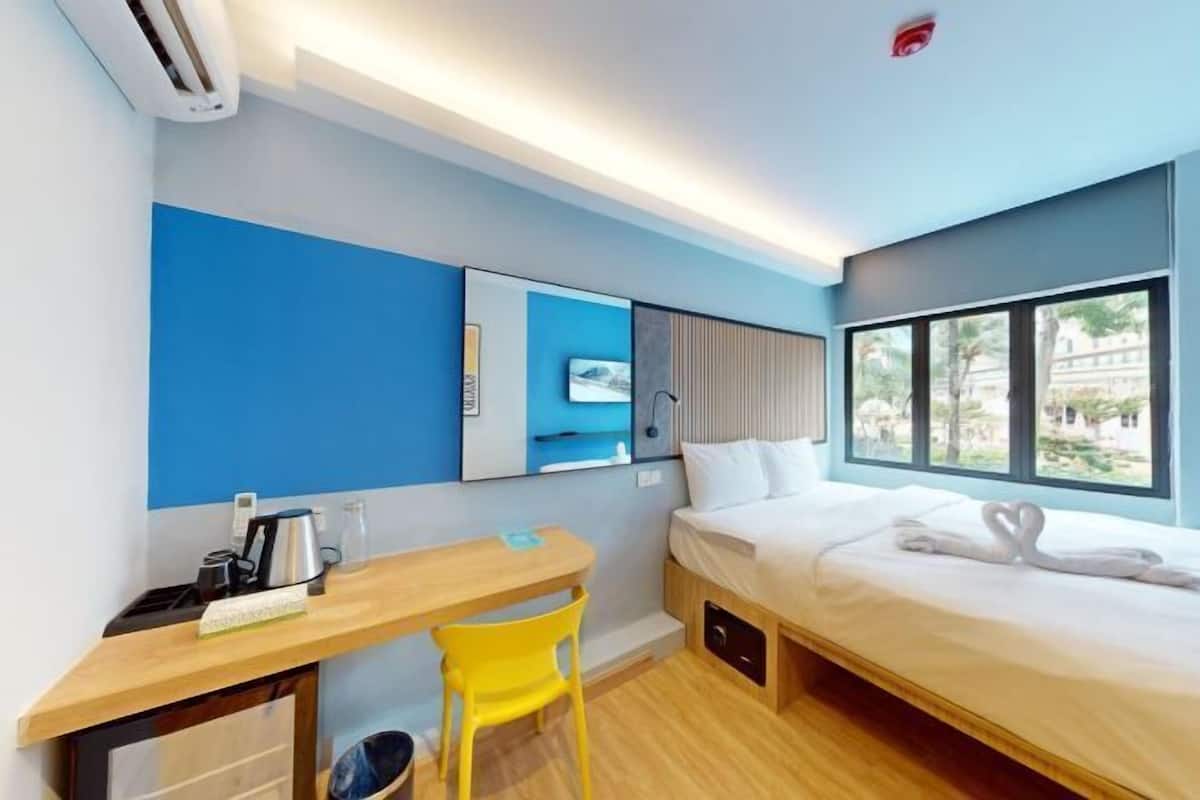 1 bedroom, premium bedding, down duvets, memory-foam beds