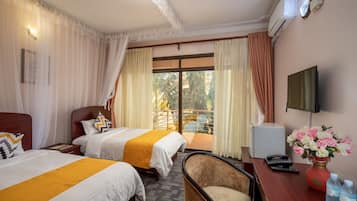 Egyptian cotton sheets, premium bedding, pillowtop beds, in-room safe