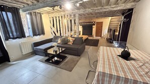 Living area - Studio des Amoureux Honfleur (La Riviere St Sauveur)