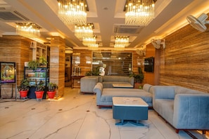 Lobby sitting area - Hotel The Grand Dewan (Reasi)