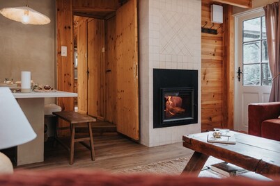 2-bedroom chalet with outdoor spa, pétanque court & children cabin in Ardennes