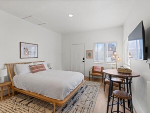 6 室のベッドルーム、WiFi