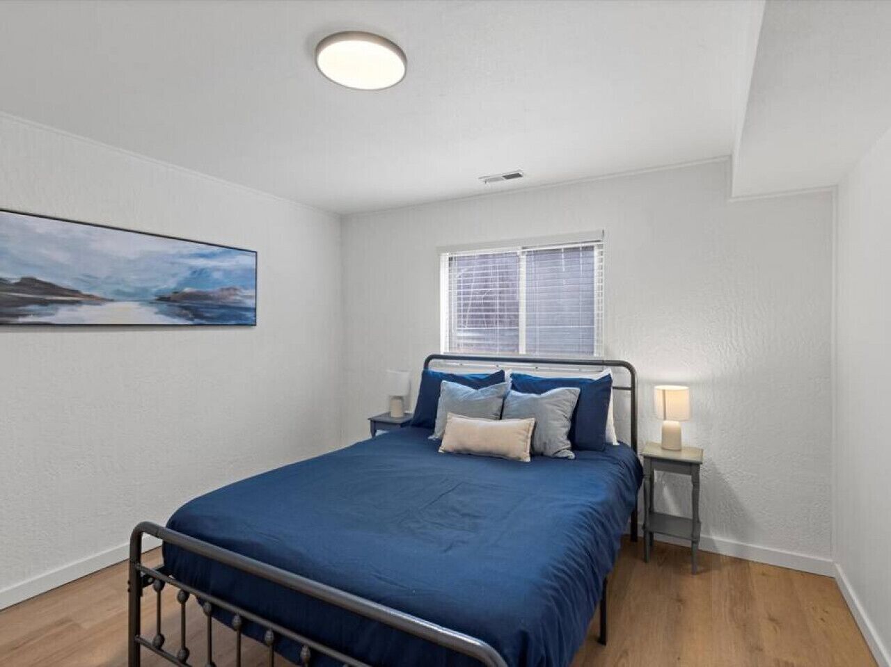 2 多间卧室、免费 WiFi、床单