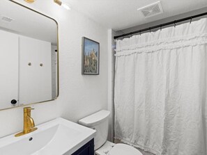 Towels - Basement Apt · Newly renovated basement apt (Colorado Springs)