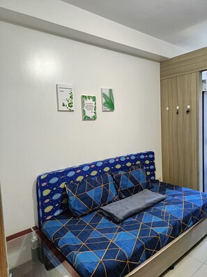 Flat-screen TV - Shore Residences pasay City (Pasay)