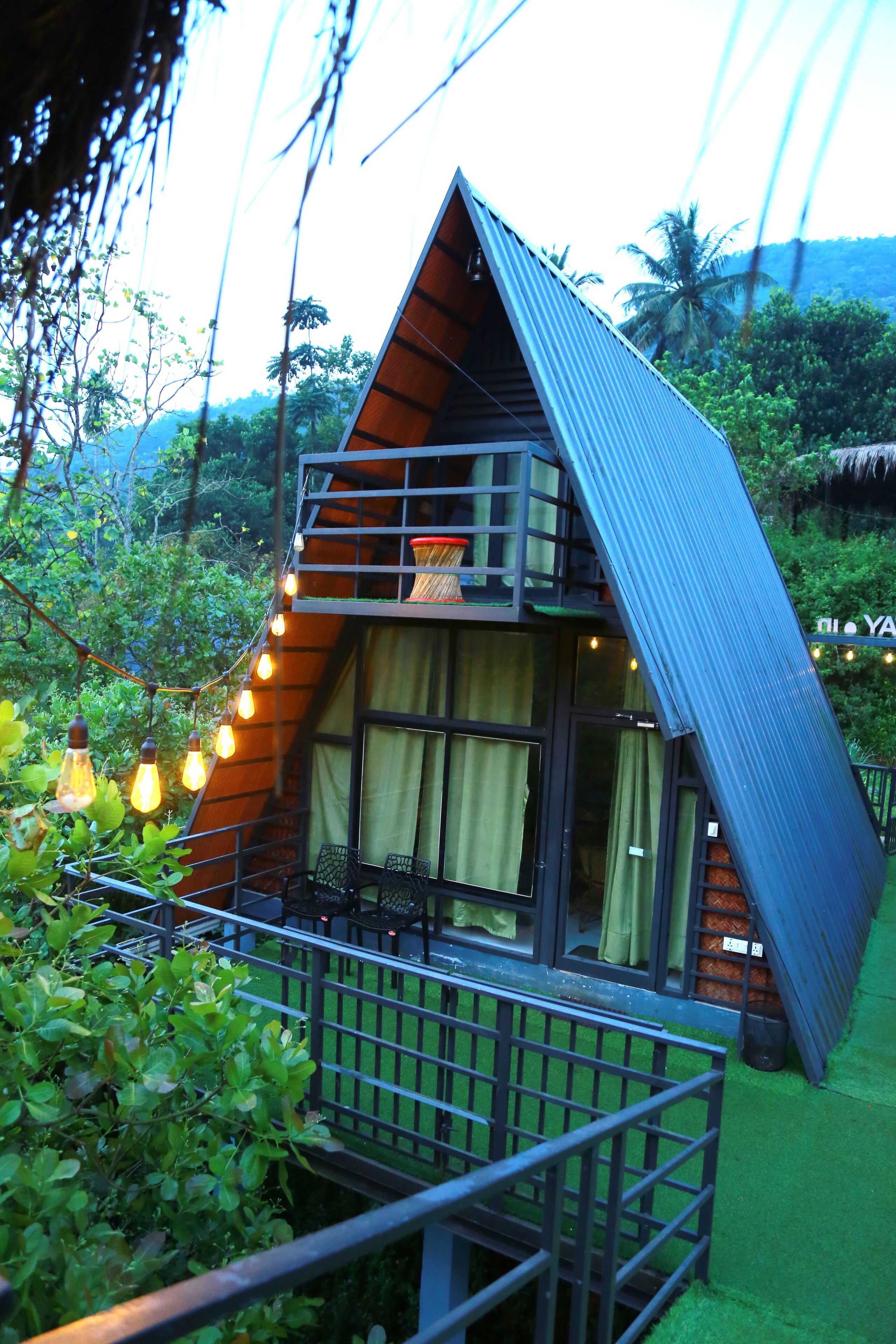 Exclusive Studio, 2 Bedrooms, Balcony, Mountain View