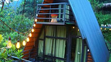 Exclusive Studio, 2 Bedrooms, Balcony, Mountain View