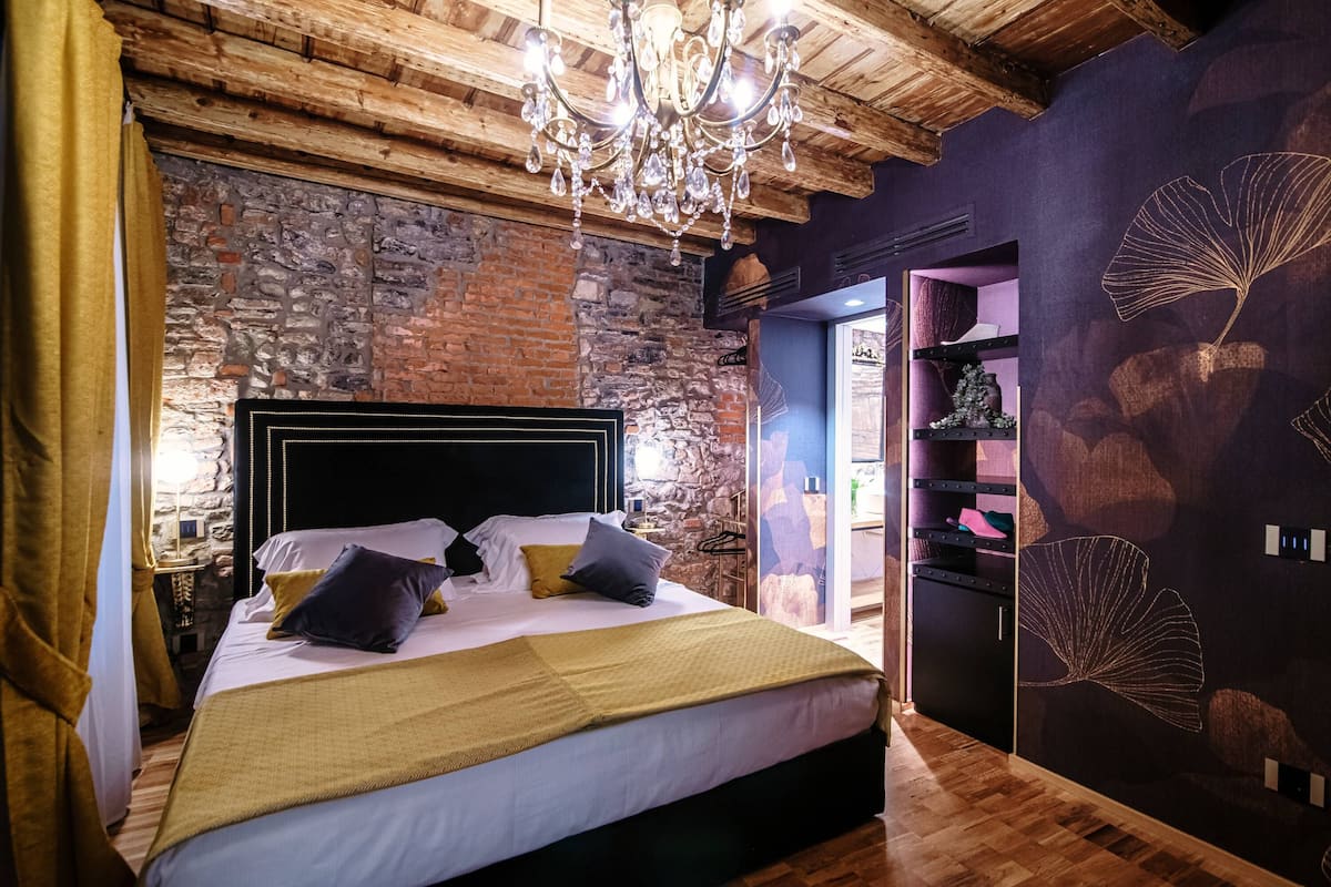 Royal Double Room | 1 bedroom, premium bedding, minibar, in-room safe