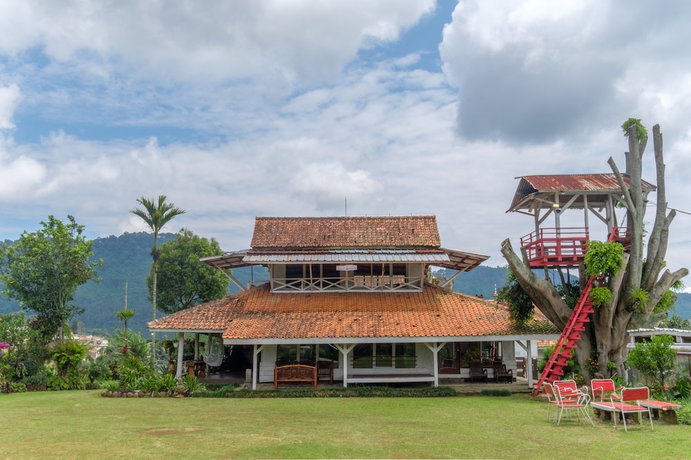 Hilltop Camp Lembang image