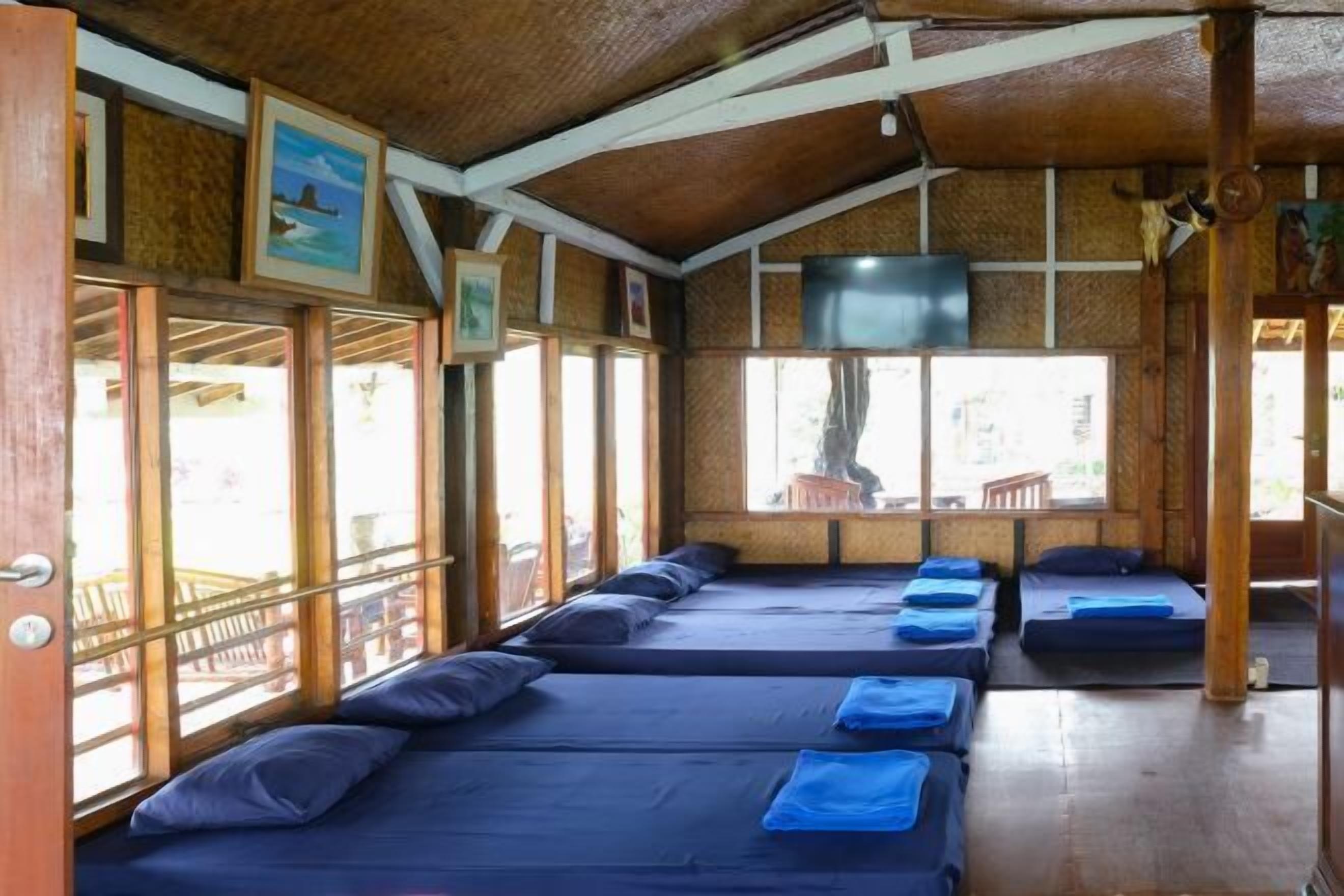 Individually decorated, individually furnished, bed sheets