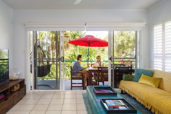 Sunny Seaside Retreat