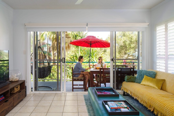 Sunny Seaside Retreat