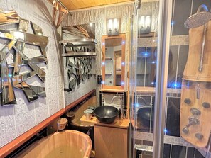 Bathroom - Cozy Studio with Terrace, Pool Access & Parking – Steps to Shops & Skiing, Méribel (Méribel)