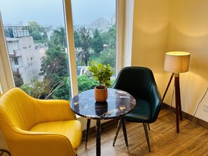 1 bedroom, iron/ironing board, free WiFi - Amahi Inn (Gurugram)