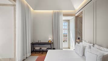 Royal Suite | 1 bedroom, premium bedding, minibar, desk