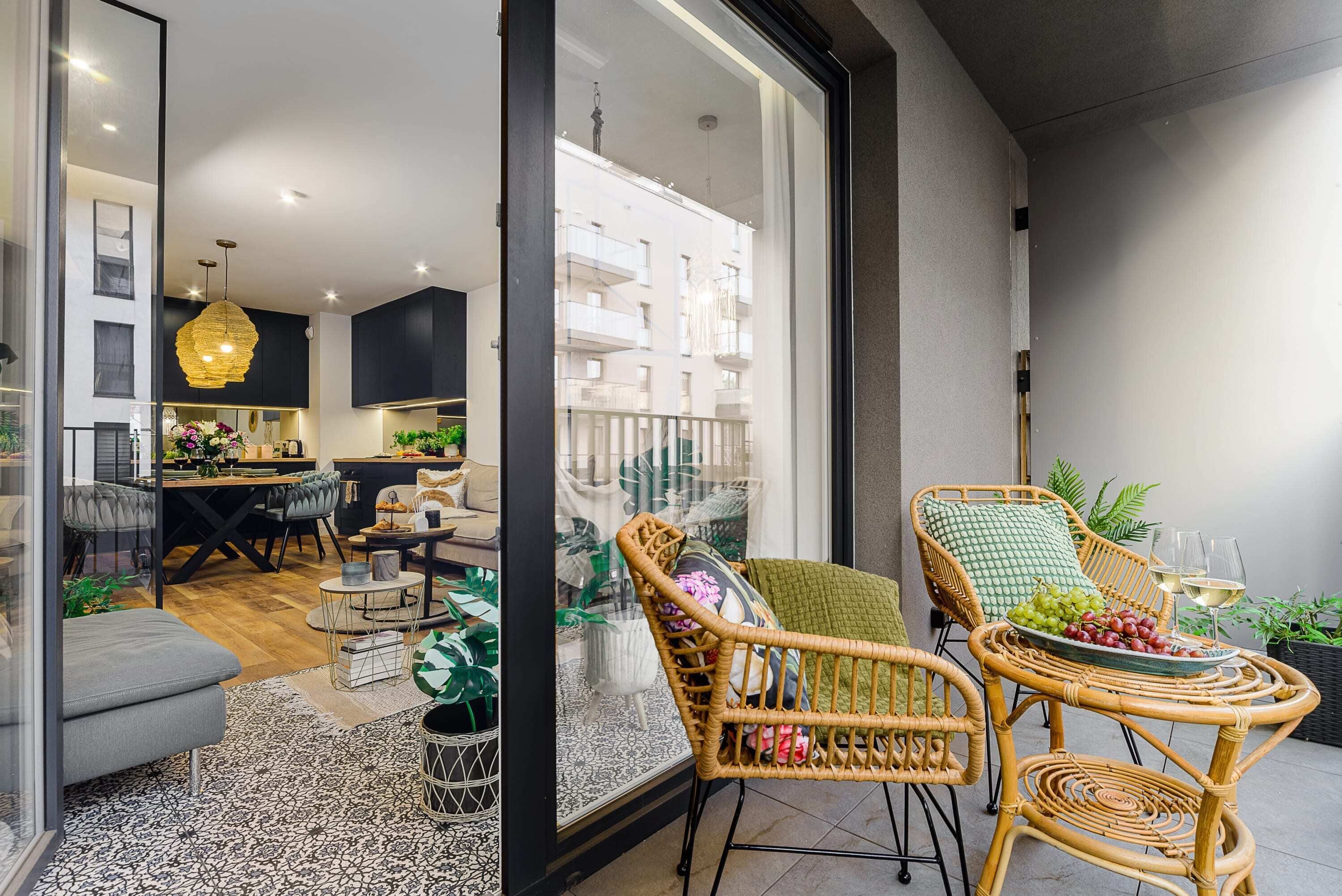 Business Condo | Balcony