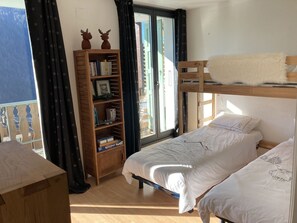 2 bedrooms, free WiFi