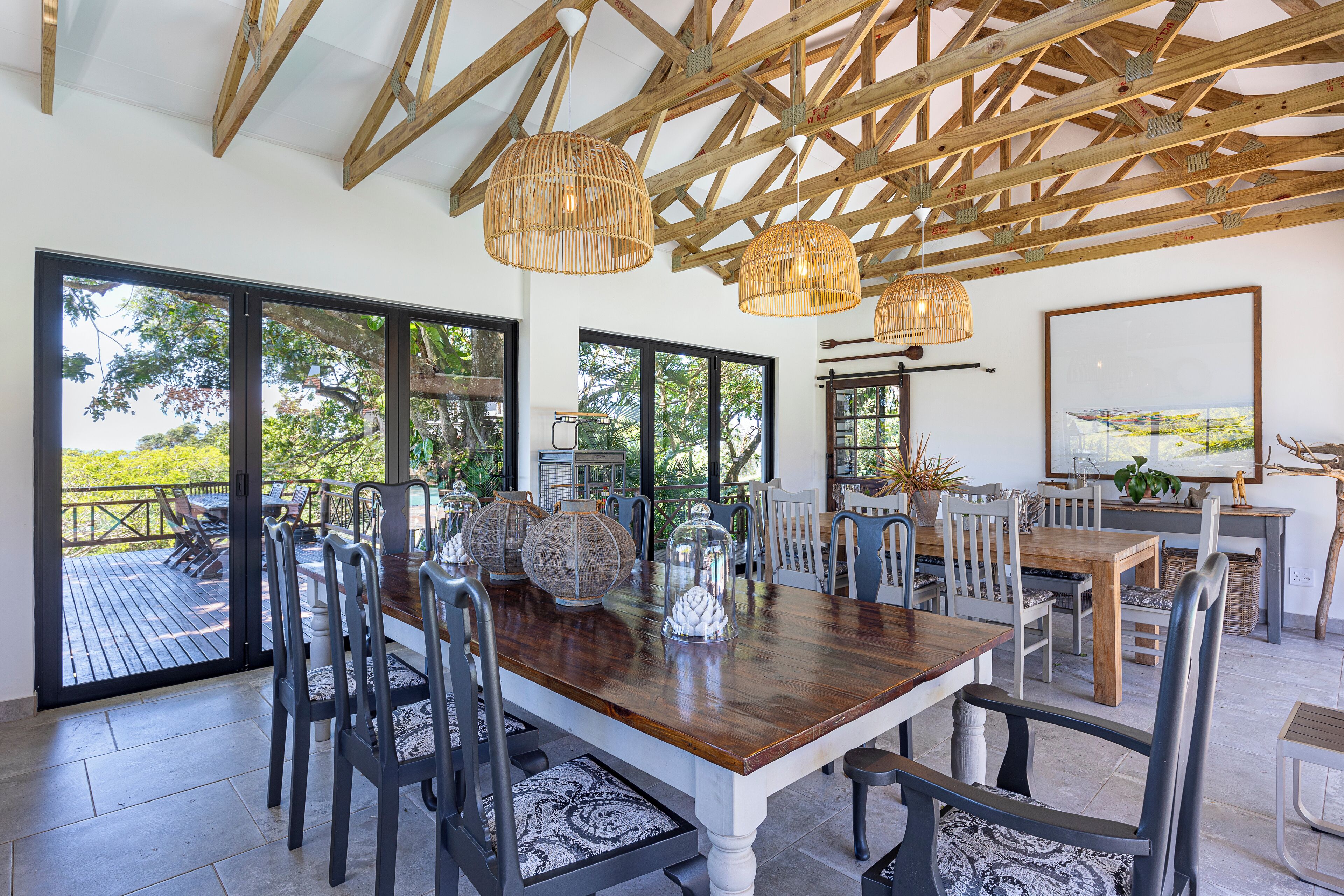 Daily full breakfast (ZAR 150 per person)