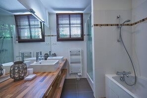 Townhouse Eksklusif | Kamar mandi
