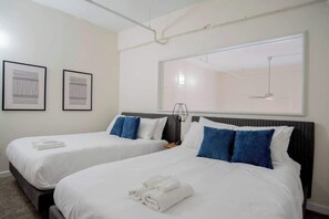 3 bedrooms, desk, iron/ironing board, WiFi - 3BR CozySuites The Block Direct Skybridge Access1 (Indianapolis)