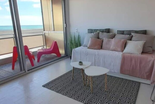 1 bedroom, free WiFi - Studio, Lumineux et Doux Face à la Mer. Wifi et Parking Privé (Port-la-Nouvelle)