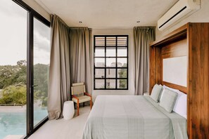 10 quartos, escrivaninha, ferros/tábuas de passar roupa, berço de viagem