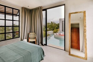 10 bedrooms, desk, iron/ironing board, travel crib