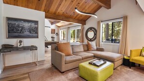 Living area - Modern Retreat Near Dog-Friendly Beach & Eateries (Carnelian Bay)
