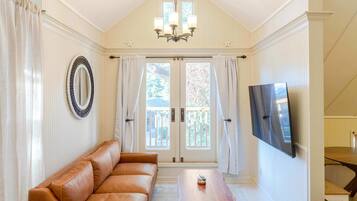 Fernseher, Stereoanlage, Arbeitsbereiche