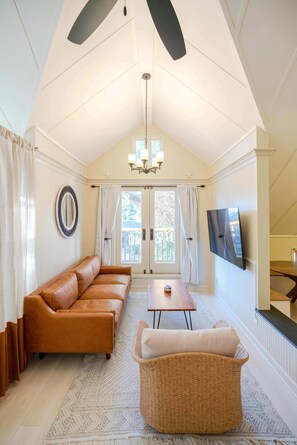 Televisio, stereot, työhuone