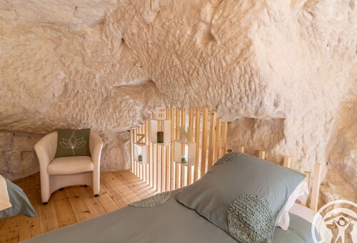 Unique Troglodyte Cottage near Saumur - Jacuzzi, Garden, Games Room