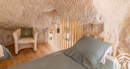 Unique Troglodyte Cottage near Saumur - Jacuzzi, Garden, Games Room