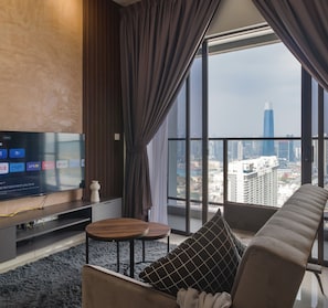 50-inch Smart TV with digital channels, Netflix, streaming services