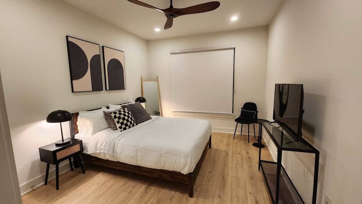 1 slaapkamer, een bureau, wifi, beddengoed