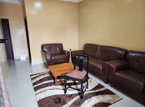 Living area - Ocean Breeze House (Serrekunda)