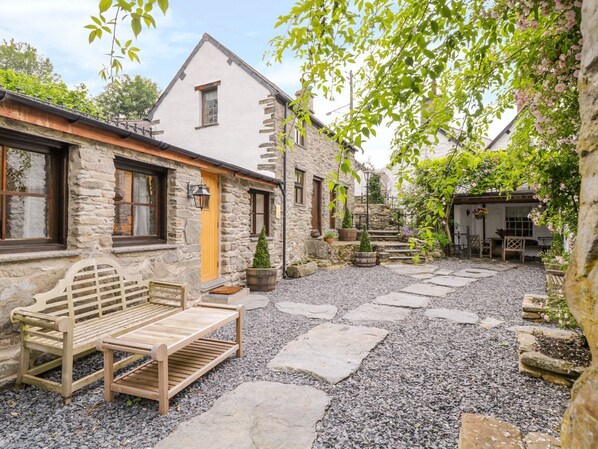 Terrace/patio - The Druids (Corwen)