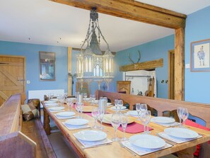 Dining - The Druids (Corwen)