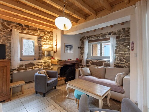 Bergerie Pyrénéenne Rénovée - 4 Chambres - 8 Pers. - Jardin - Stationnement Public - 3 Stations de Ski