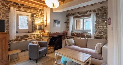 Bergerie Pyrénéenne Rénovée - 4 Chambres - 8 Pers. - Jardin - Stationnement Public - 3 Stations de Ski