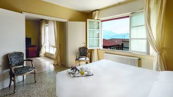 Gallery Apartment | In-room safe, free WiFi, bed sheets