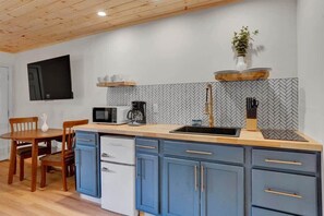 雪櫃、微波爐、爐具、咖啡機/沖茶器