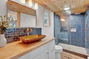 Douche, séchoir à cheveux