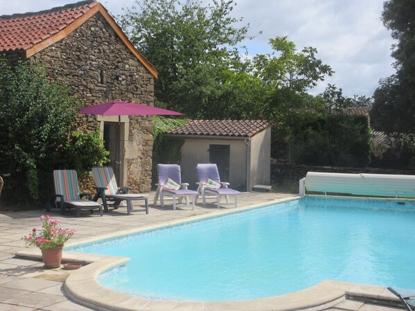 Pool - Gîte Dans Maison en Pierre, Avec Piscine, à la Campagne, Proche Villefranche (Savignac)