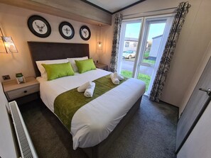 2 chambres, fer et planche à repasser, lit parapluie, Wi-Fi gratuit