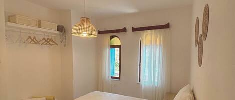 Economy Suite