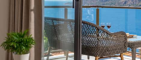 Deluxe Suite | Terrace/patio