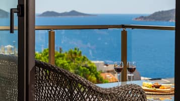 Deluxe Suite | Terrace/patio